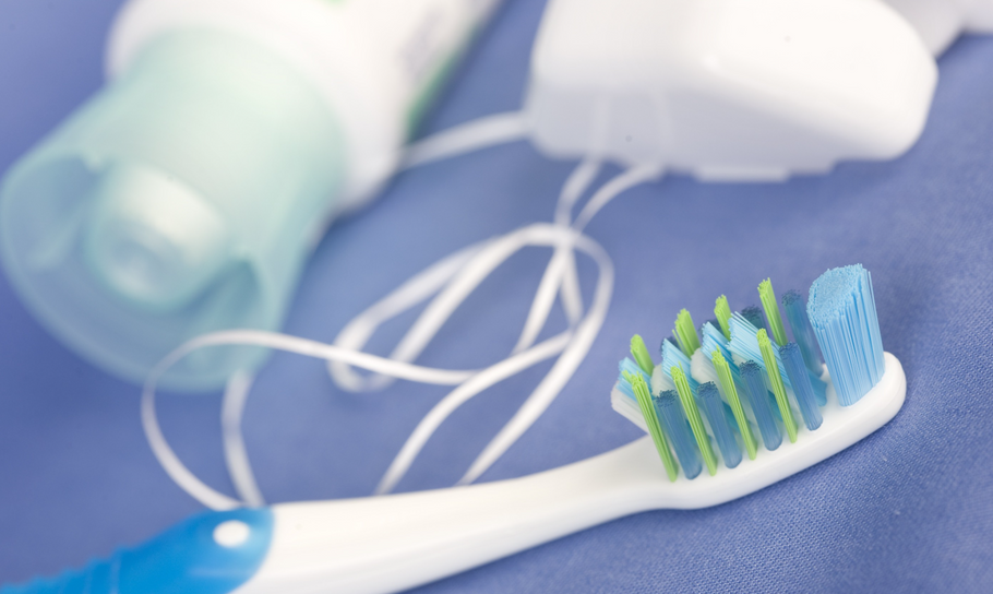 Should You Floss Before or After Brushing?